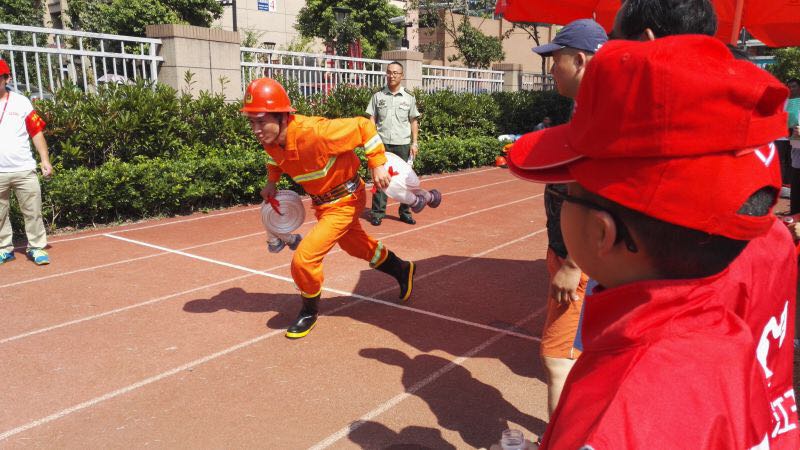 天城國際秩序隊(duì)員參與街道微型消防站技能競賽